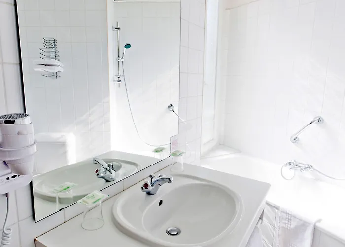 Continental מלון