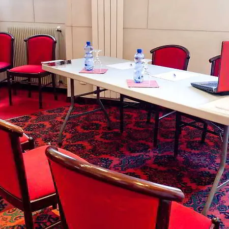 Continental מלון לורדה