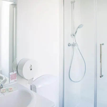 מלון Continental 3*